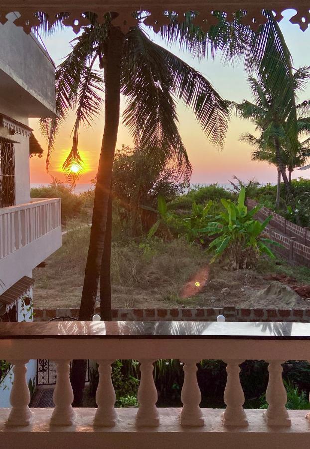 Shanu'S Seaside Inn - A Family-Run Guesthouse Just 100 Metres From Candolim Beach Luaran gambar