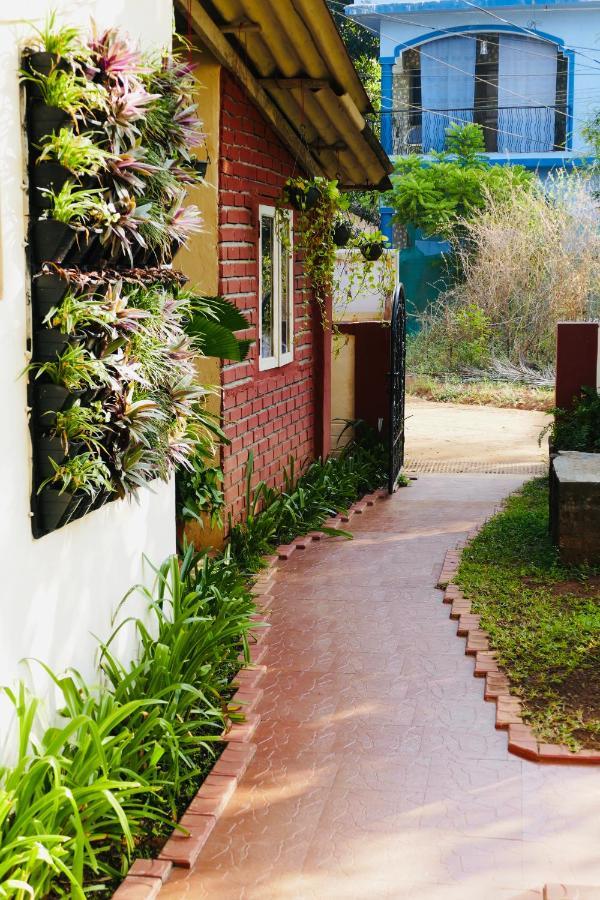 Shanu'S Seaside Inn - A Family-Run Guesthouse Just 100 Metres From Candolim Beach Luaran gambar
